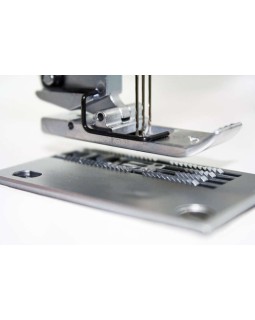 Распошивальная машина Janome CoverPro 7-foto8